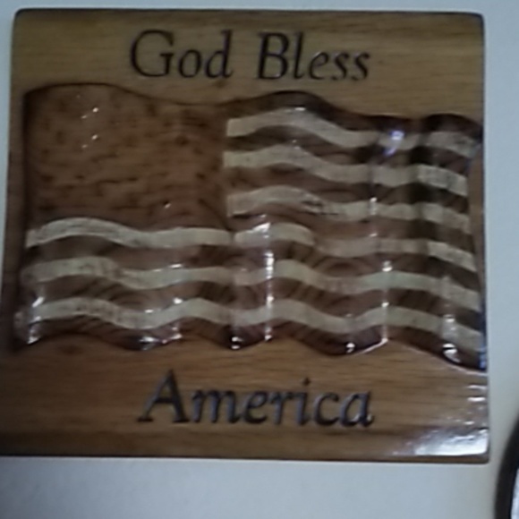 Wavy flag - Picture 1 of 1